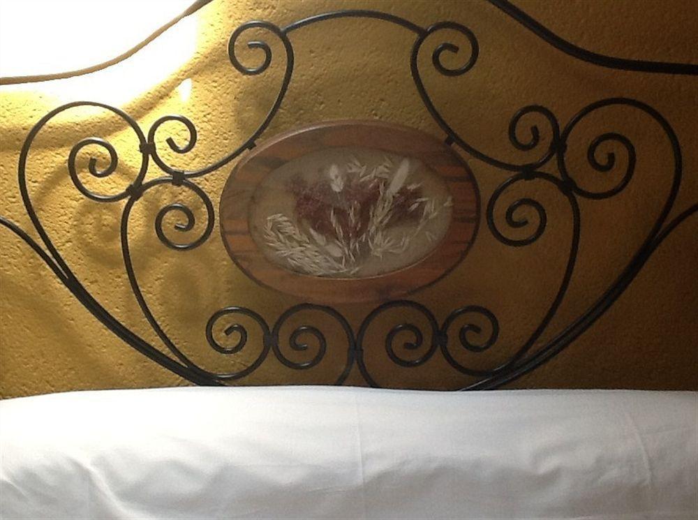 Hotel Posada San Antonio El Bosque Eksteriør billede